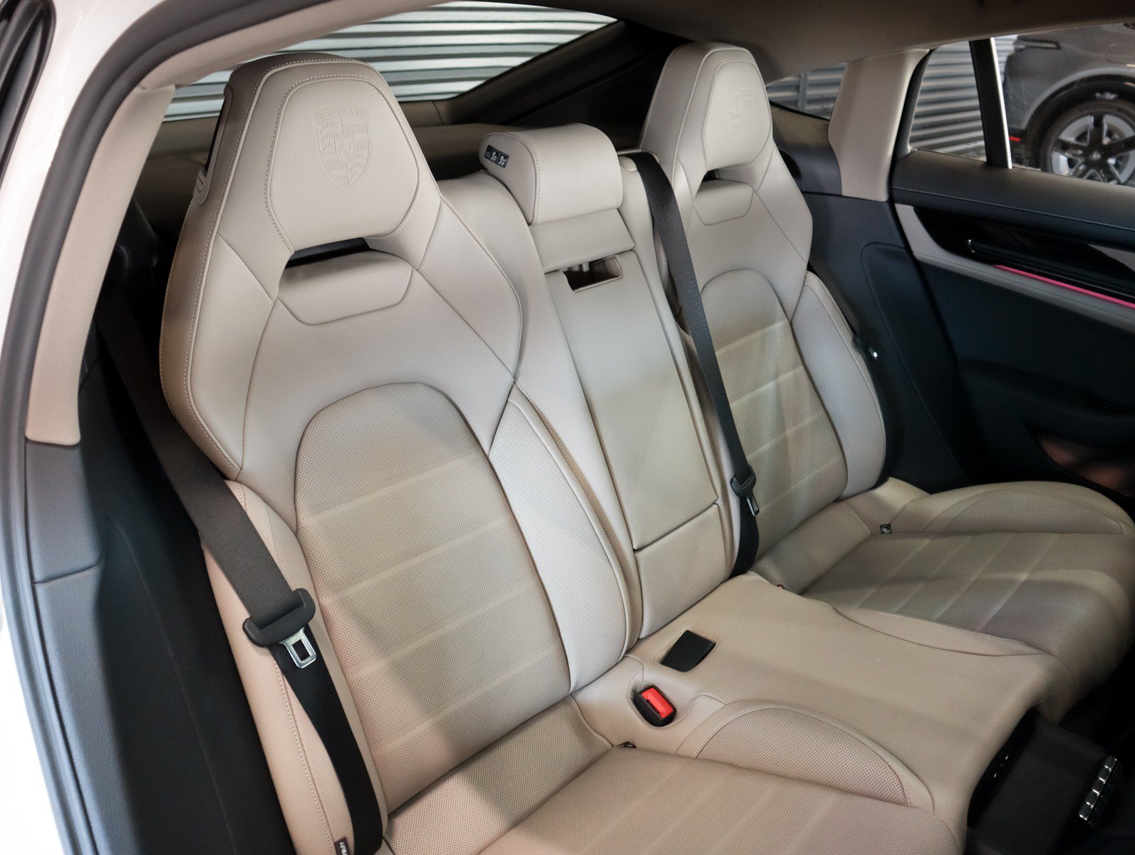 Certified 2026 Porsche Panamera RWD image 6