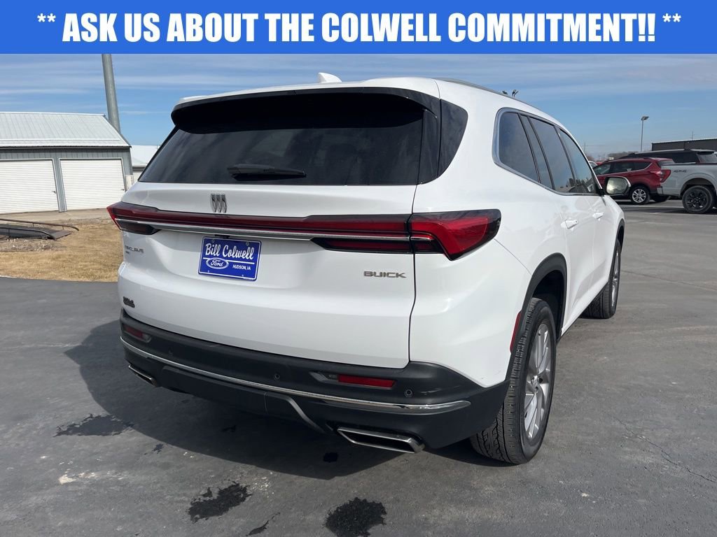 Used 2025 Buick Enclave Preferred image 4