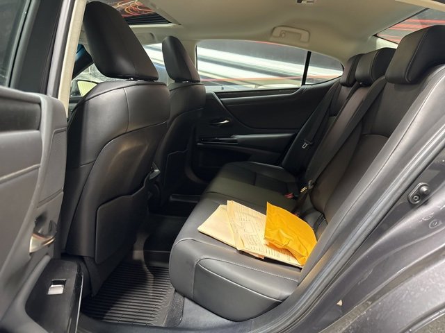 Used 2024 Lexus ES 350 w/ Premium Package image 14