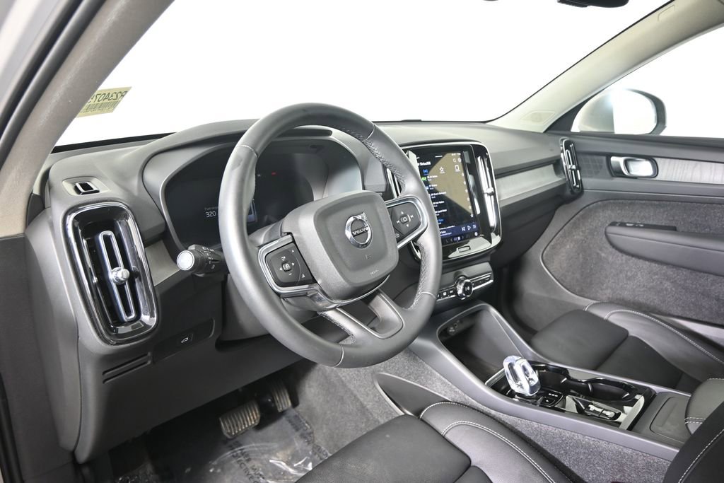 Used 2024 Volvo XC40 B5 Plus AWD/4WD image 23