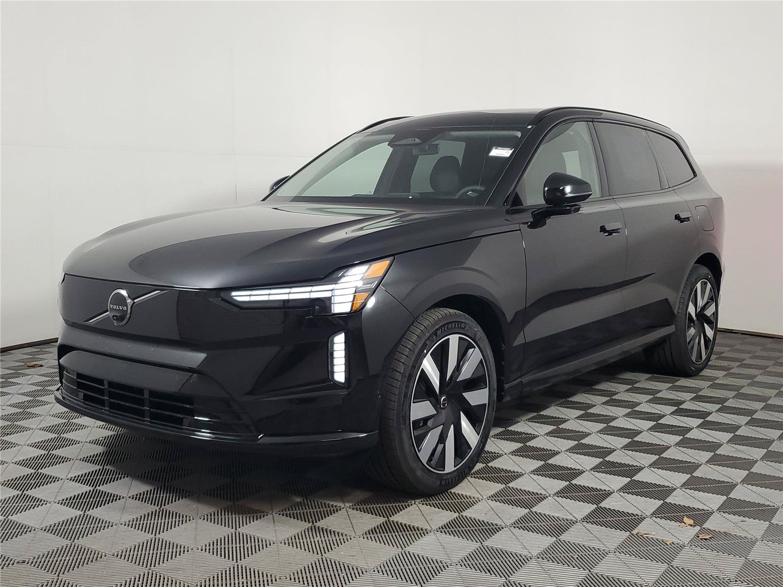 New 2026 Volvo EX90 Ultra AWD/4WD image 3