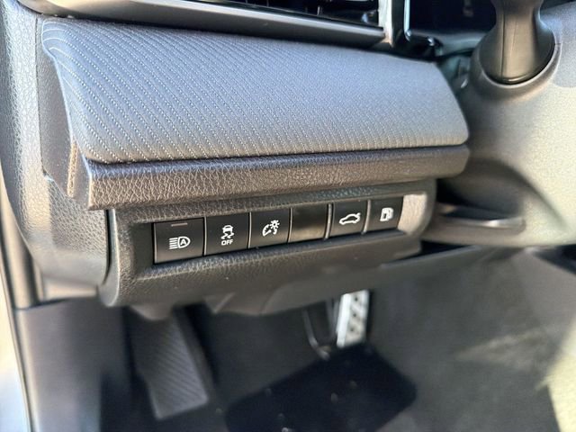 Used 2025 Toyota Camry SE FWD image 11