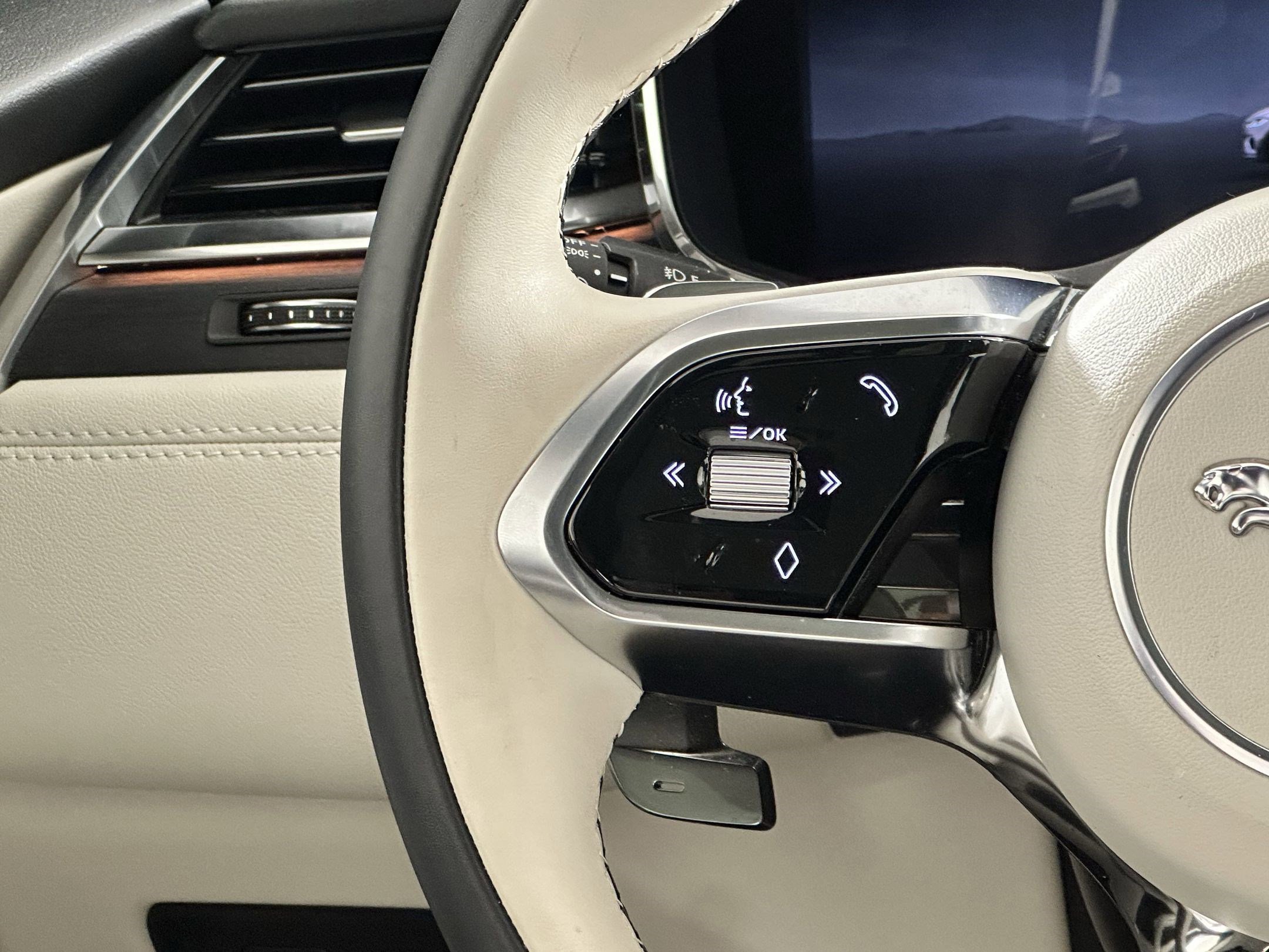 New 2026 Jaguar F-PACE R-Dynamic S image 15