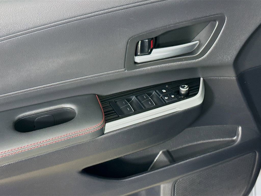 Certified 2025 Toyota Sienna XSE image 20