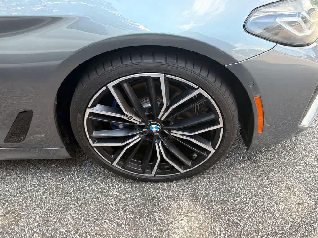 Used 2022 BMW 530i w/ M Sport Package RWD image 4