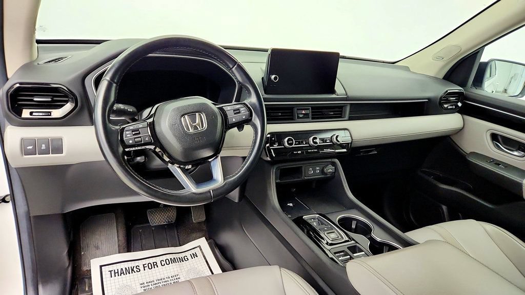 Used 2024 Honda Pilot Touring image 13
