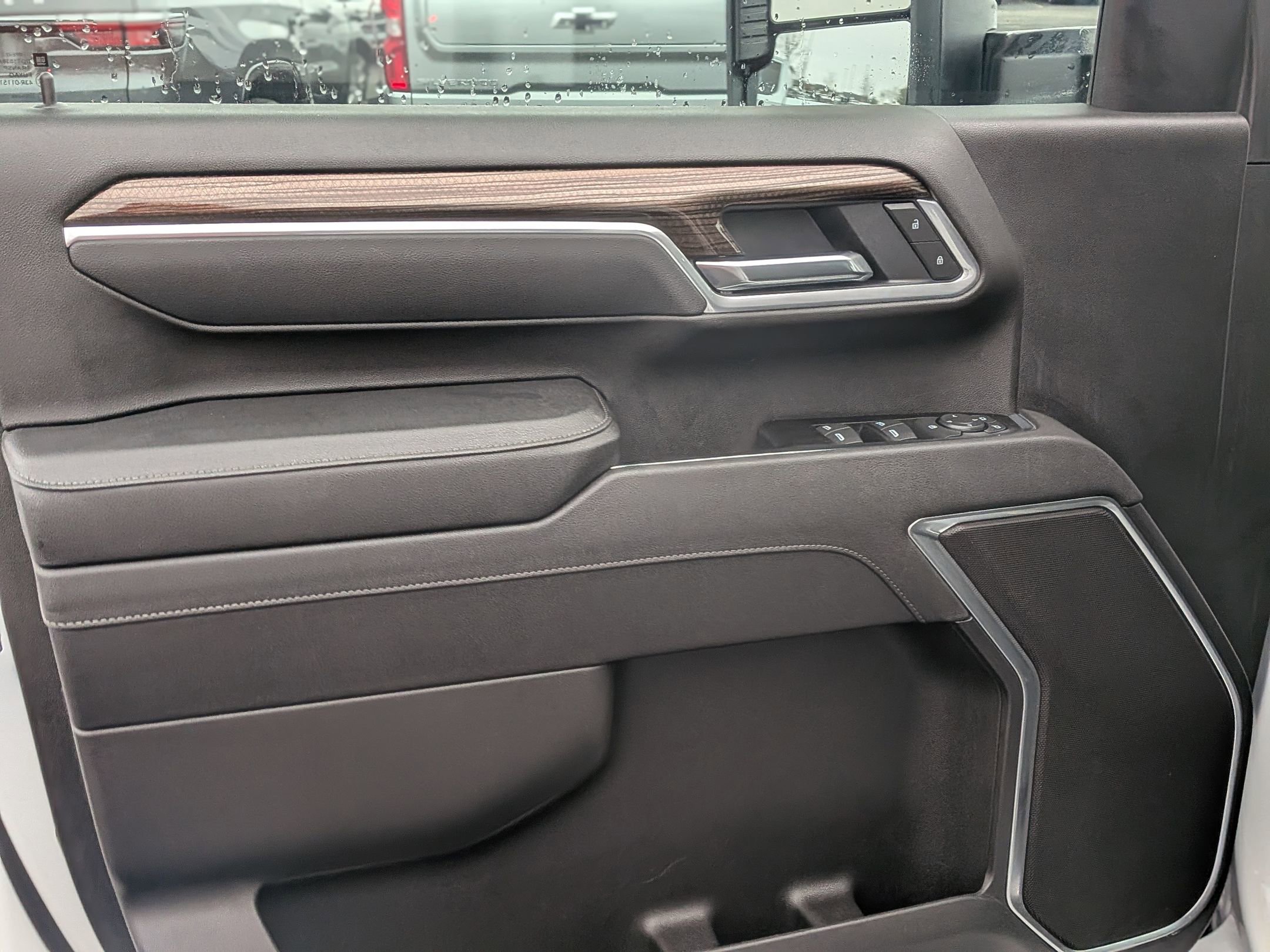 Certified 2025 Chevrolet Silverado 2500 LT w/ Convenience Package image 14