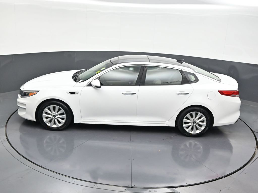 Used 2016 Kia Optima EX w/ Premium Package FWD image 17