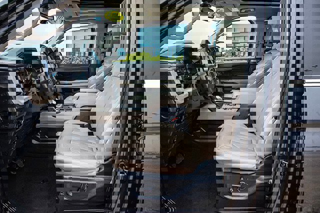 Used 2024 Ford Expedition Limited image 16