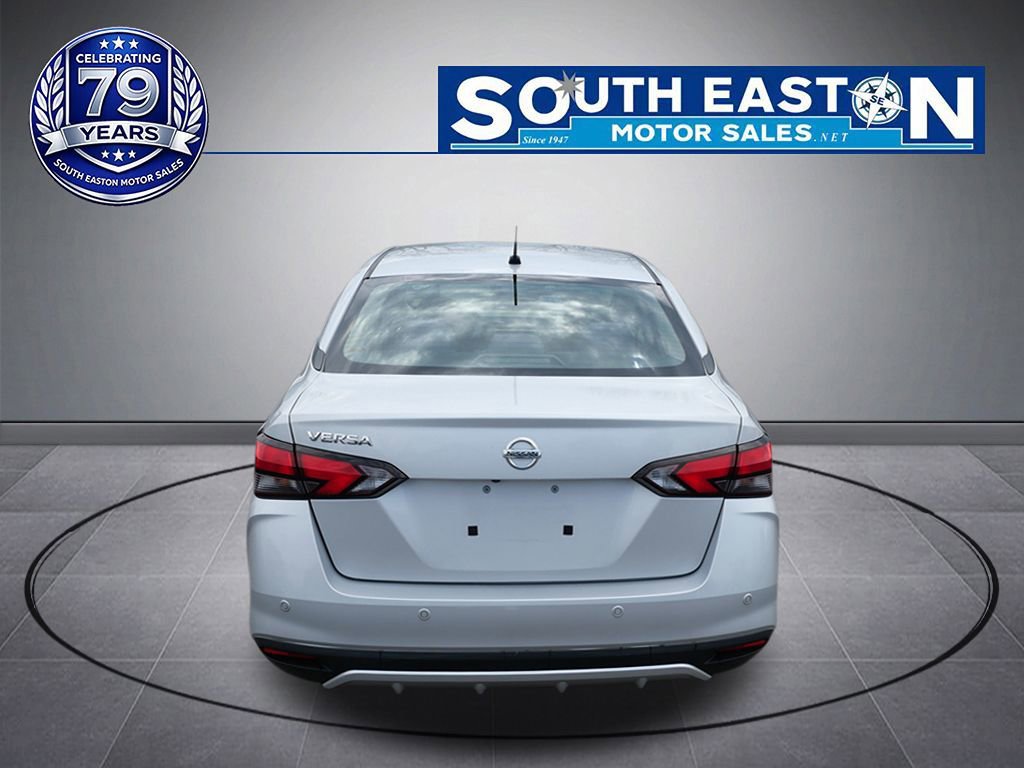 Used 2020 Nissan Versa S FWD image 4