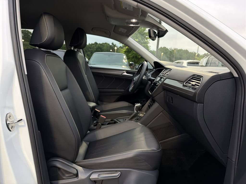 Used 2024 Volkswagen Tiguan SE FWD image 19