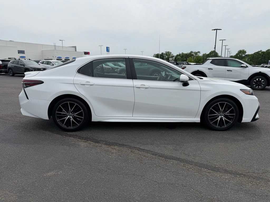 Used 2024 Toyota Camry SE FWD image 7