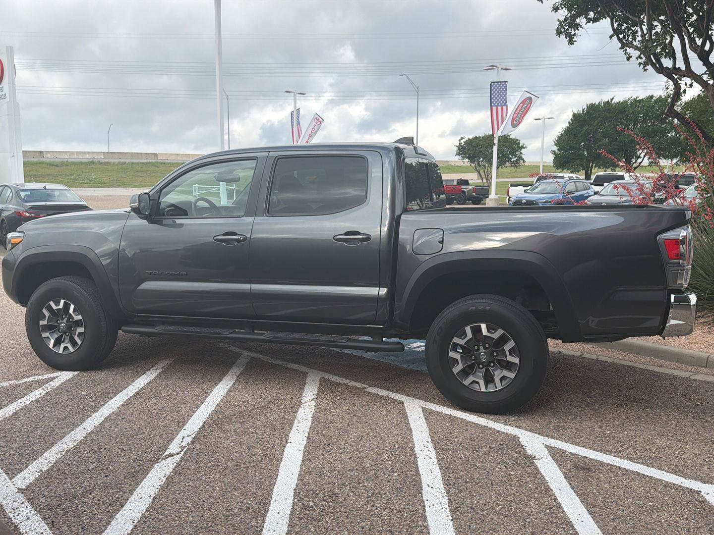 Used 2023 Toyota Tacoma TRD Off-Road AWD/4WD image 6
