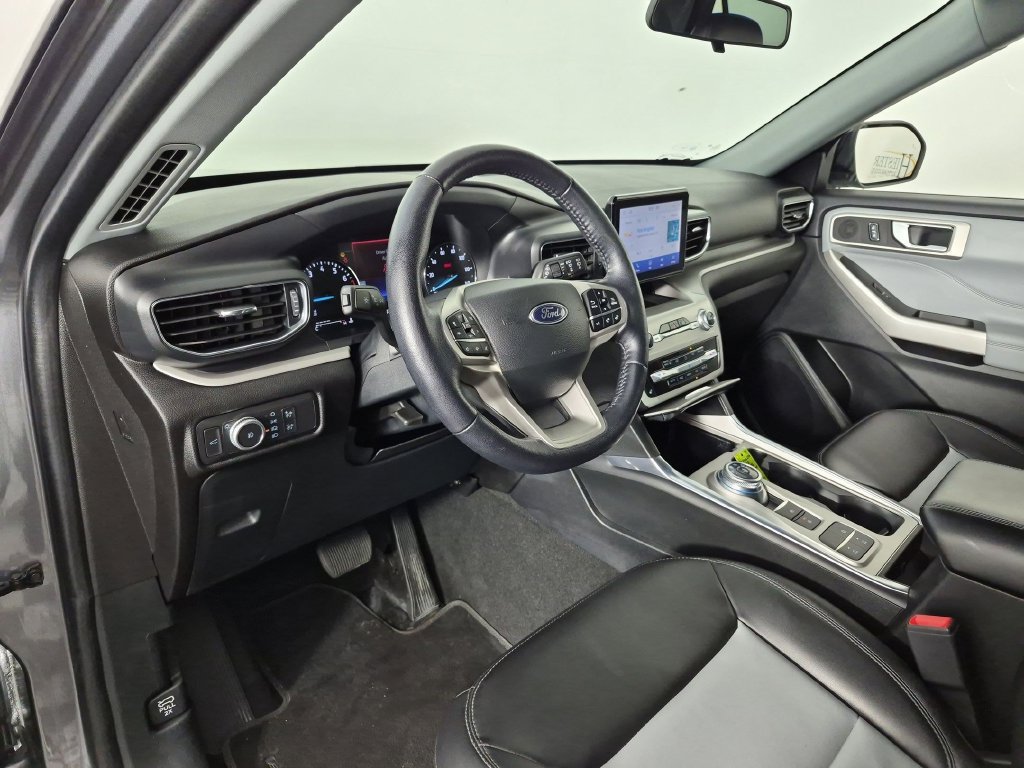 Used 2022 Ford Explorer XLT w/ Equipment Group 202A RWD image 20