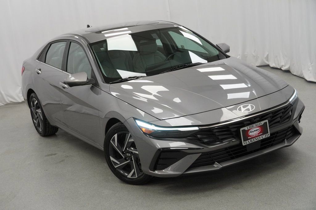 Used 2024 Hyundai Elantra Limited image 8