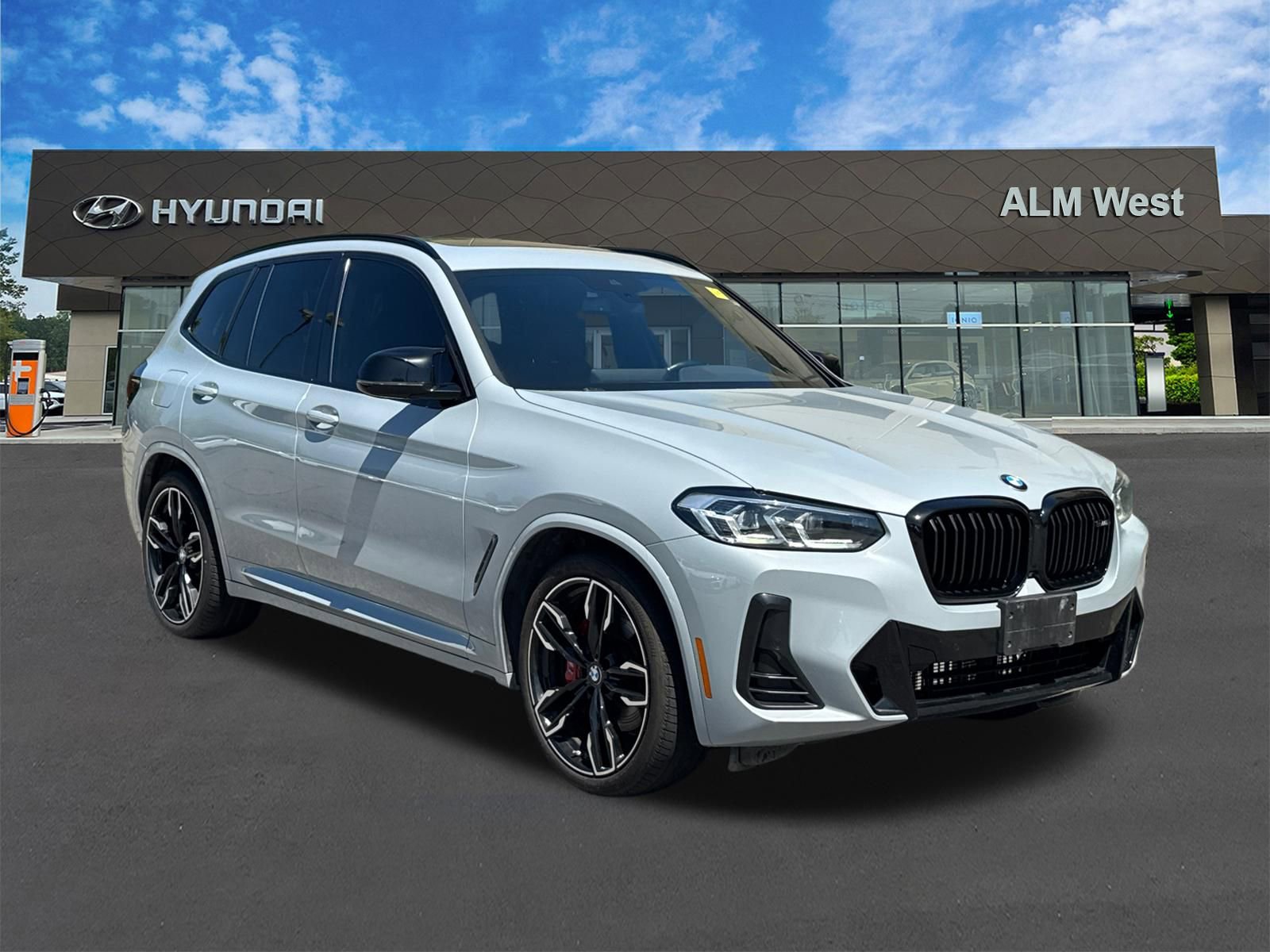 Used 2022 BMW X3 M40i AWD/4WD image 3