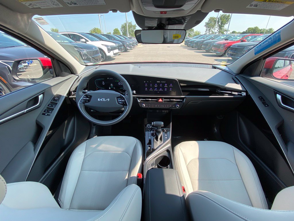 New 2026 Kia Niro EX FWD image 21