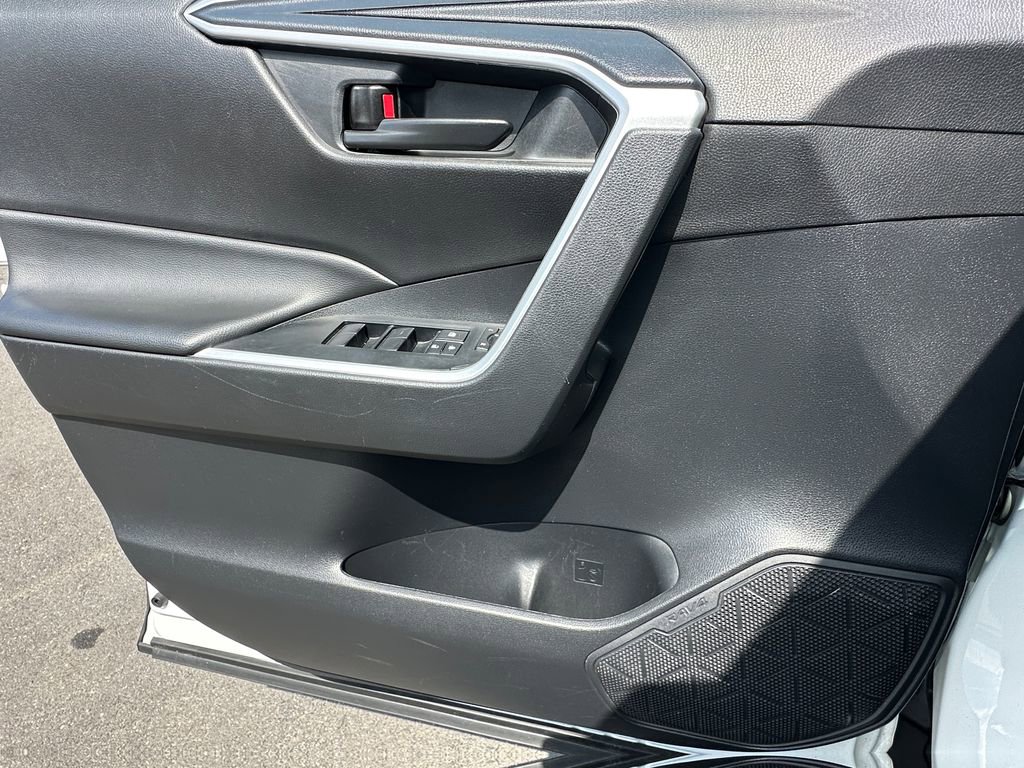 Used 2024 Toyota RAV4 LE AWD/4WD image 11