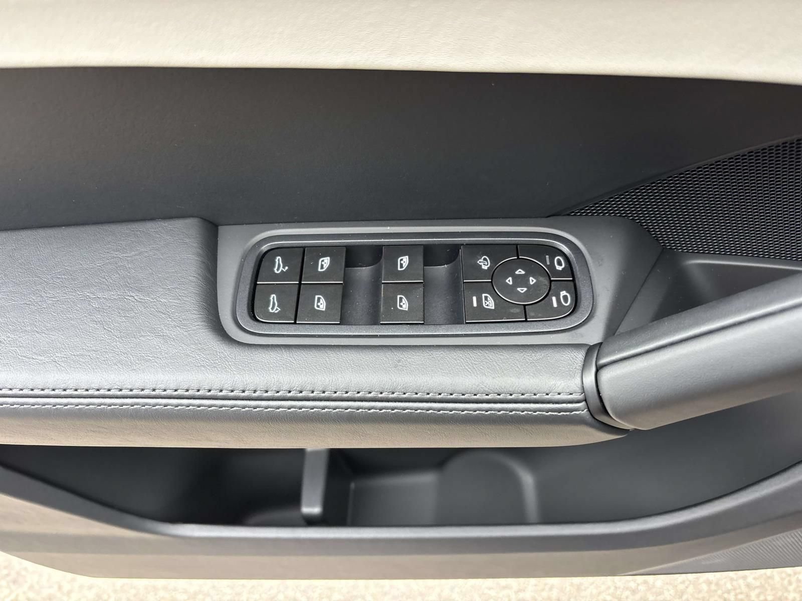 New 2026 Porsche Cayenne GTS AWD/4WD image 25