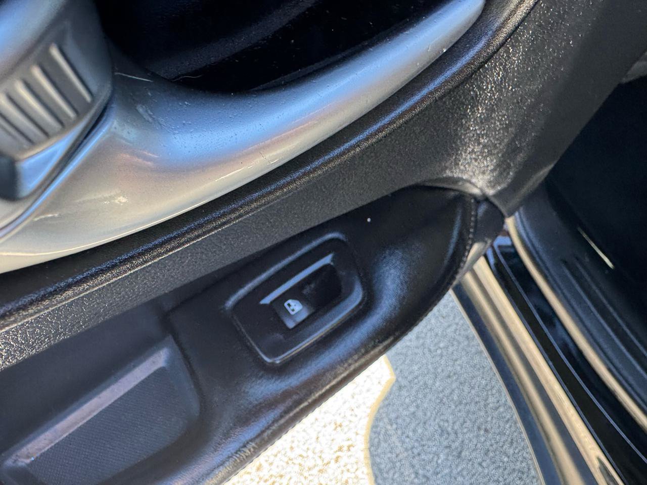 Used 2021 Jeep Compass Latitude FWD image 38