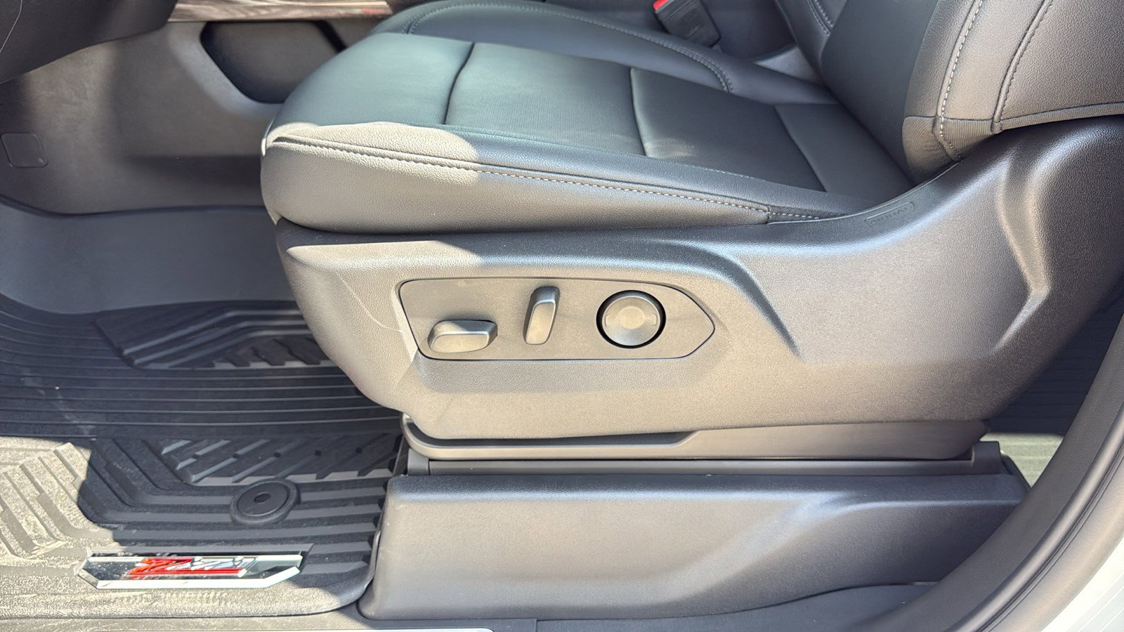 New 2026 Chevrolet Silverado 2500 LTZ w/ LTZ Convenience Package image 10