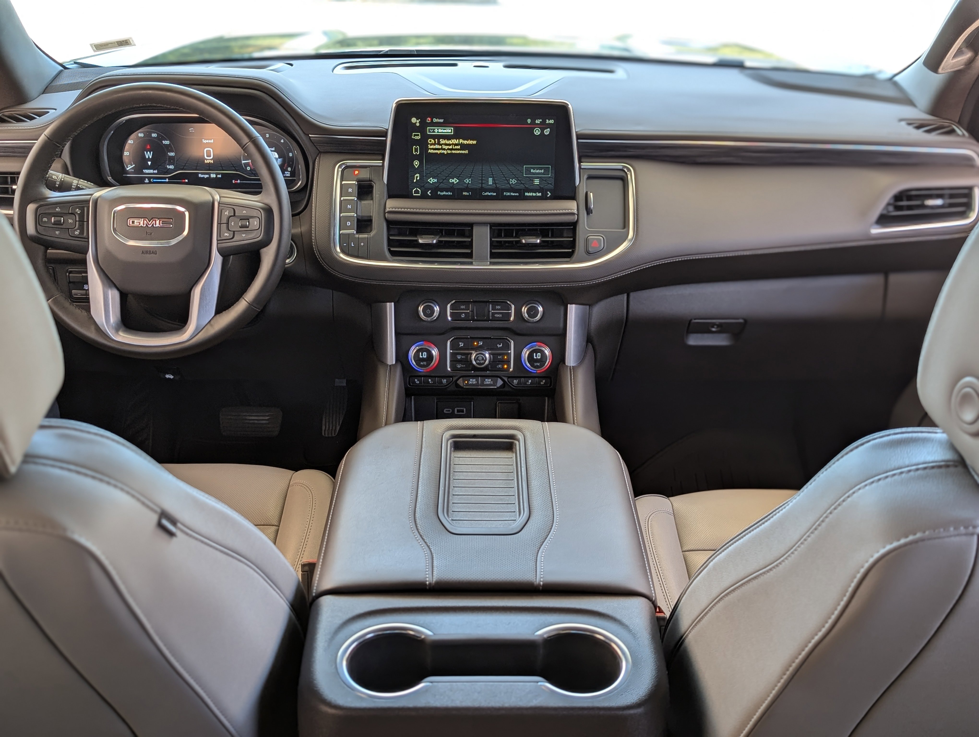 Used 2023 GMC Yukon XL SLT w/ SLT Luxury Package image 24