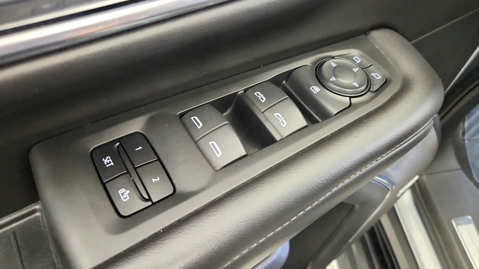 Used 2023 Chevrolet Tahoe LT AWD/4WD image 23