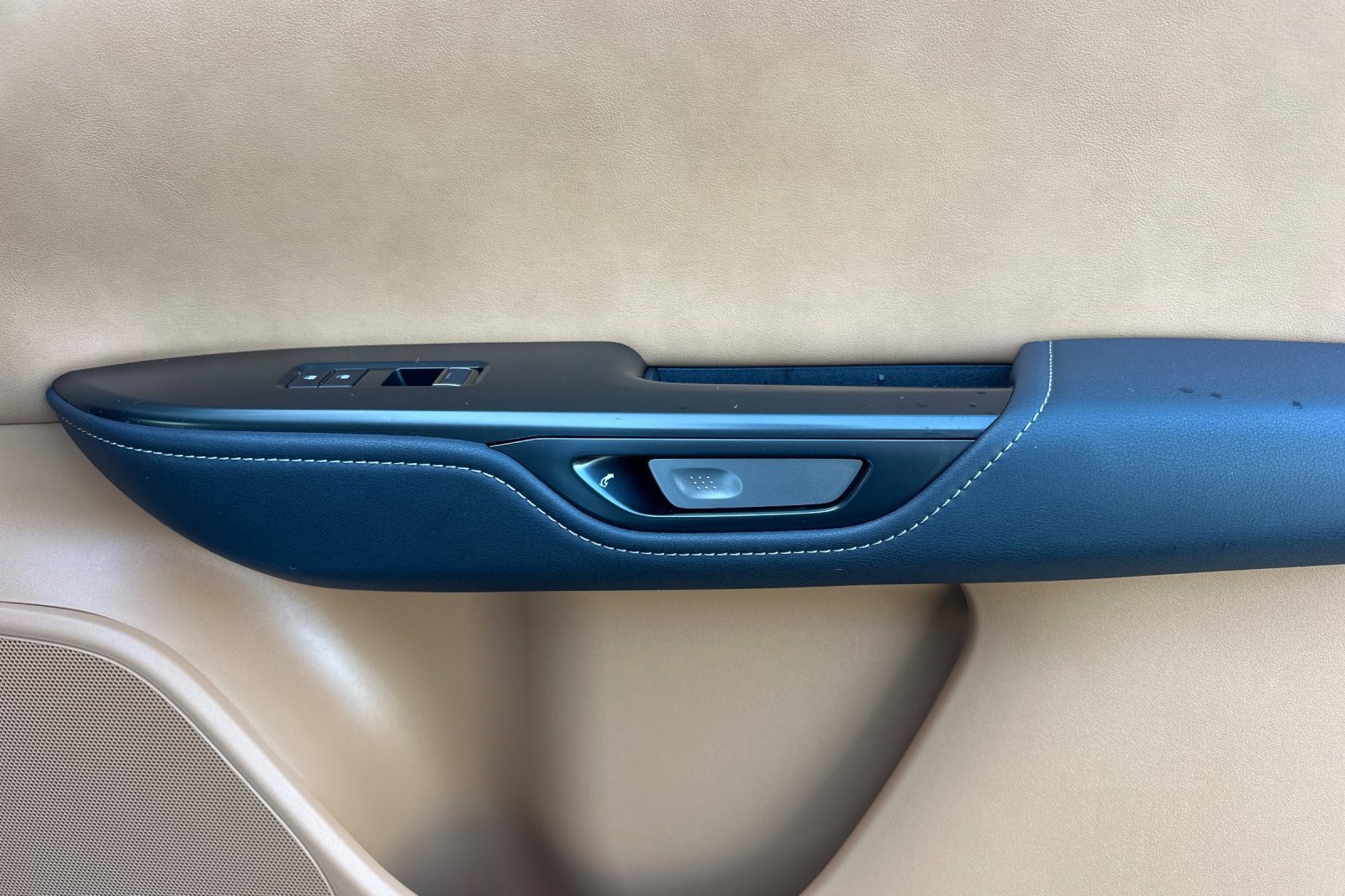 Certified 2025 Lexus RZ 300e w/ Accessory Package (2T) image 22