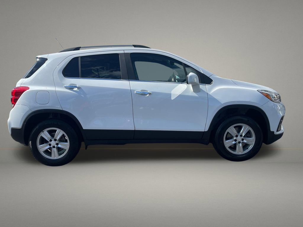 Used 2017 Chevrolet Trax LT w/ LT Convenience Package AWD/4WD image 6