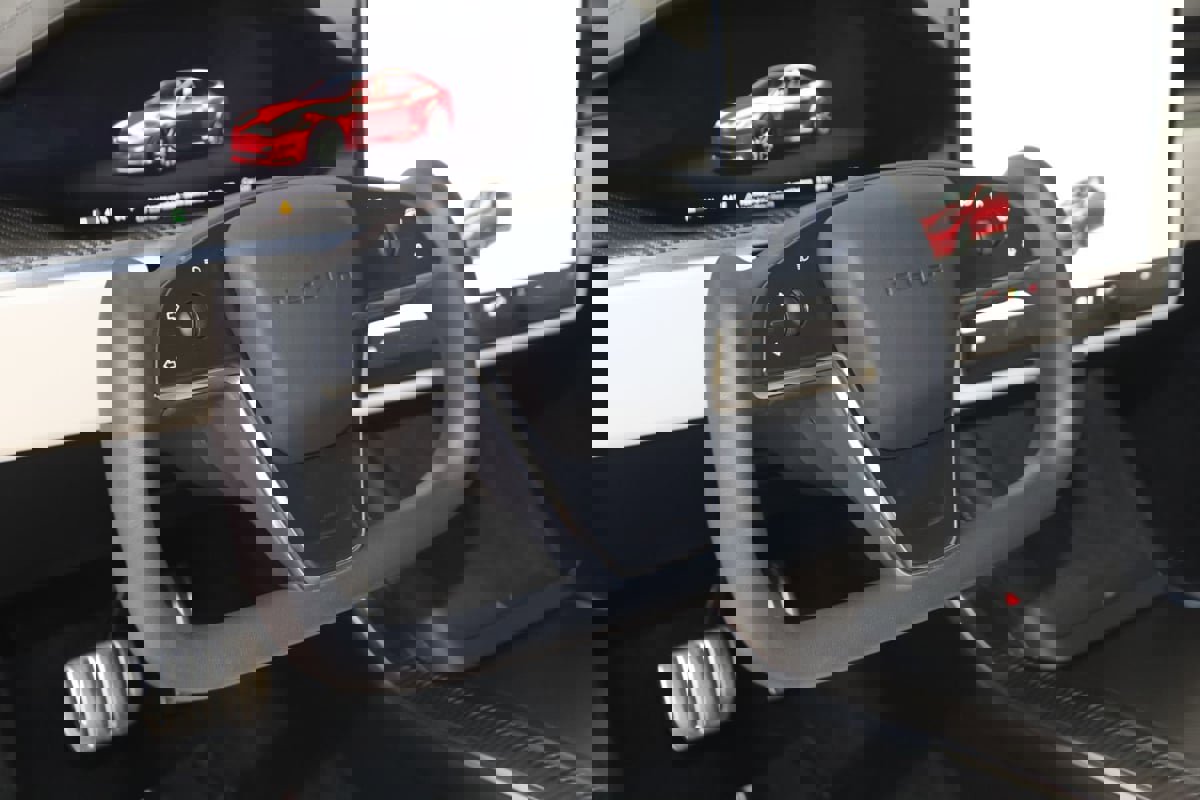 Used 2021 Tesla Model S Plaid image 6