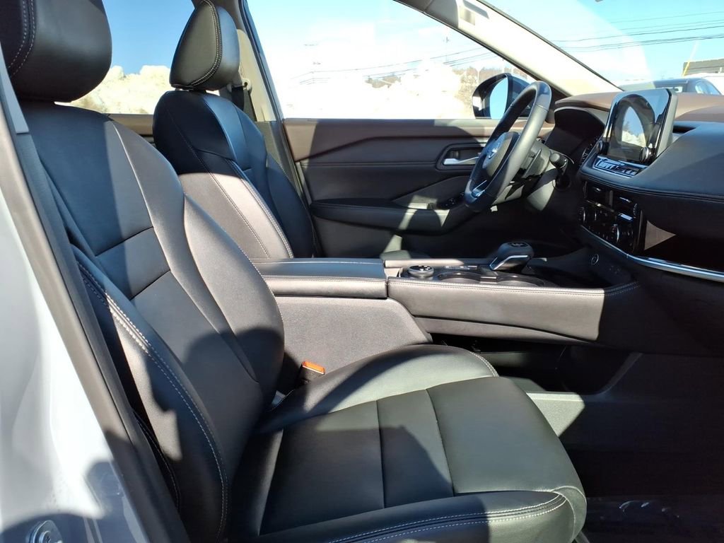 Certified 2023 Nissan Rogue SL w/ SL Premium Package image 5