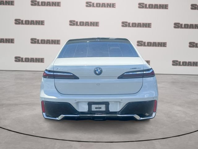 Used 2024 BMW i7 xDrive60 w/ Executive Package AWD/4WD image 4