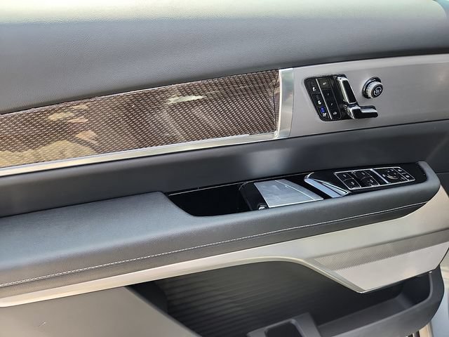 Certified 2026 Cadillac Vistiq Sport w/ LPO, Floor Liner Package AWD/4WD image 11