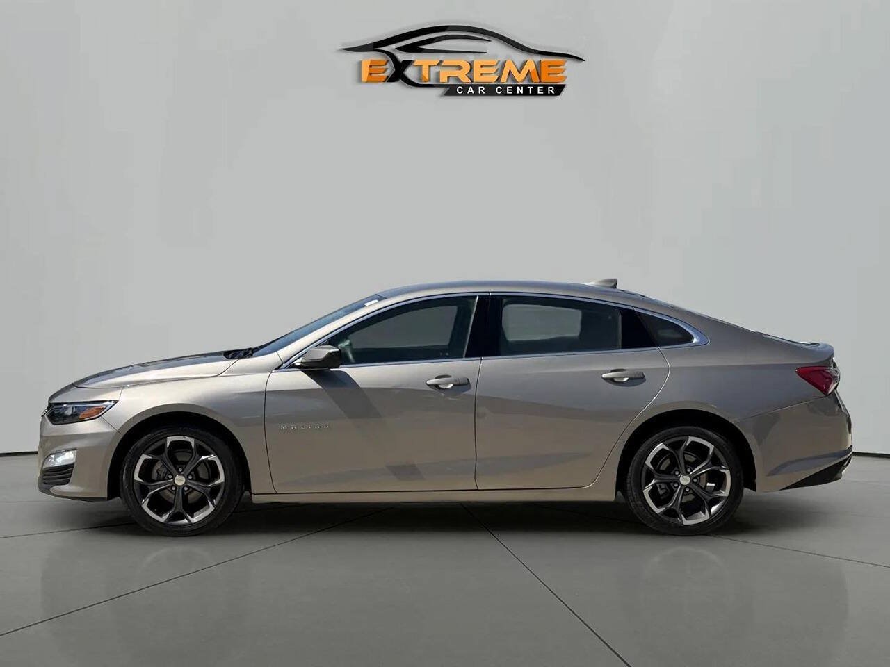Used 2022 Chevrolet Malibu LT FWD image 3
