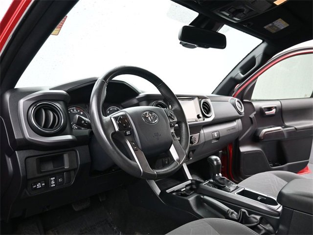 Used 2019 Toyota Tacoma TRD Off-Road image 12