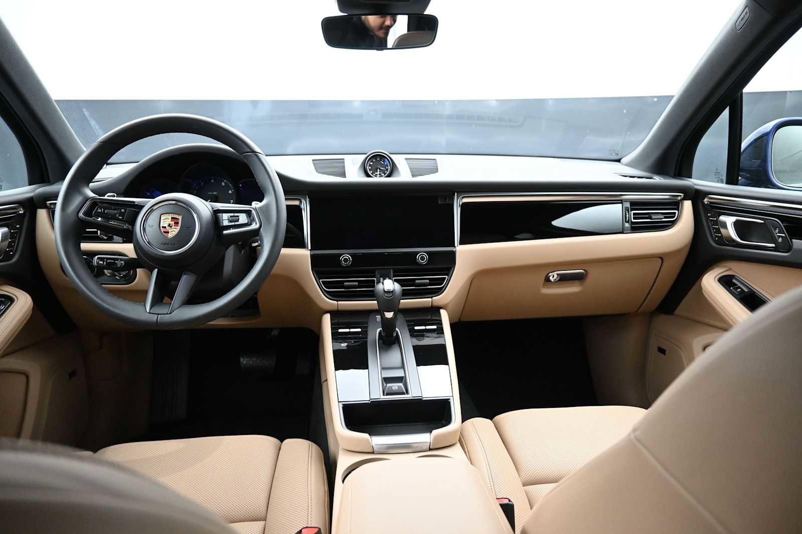 Certified 2026 Porsche Macan AWD/4WD image 6