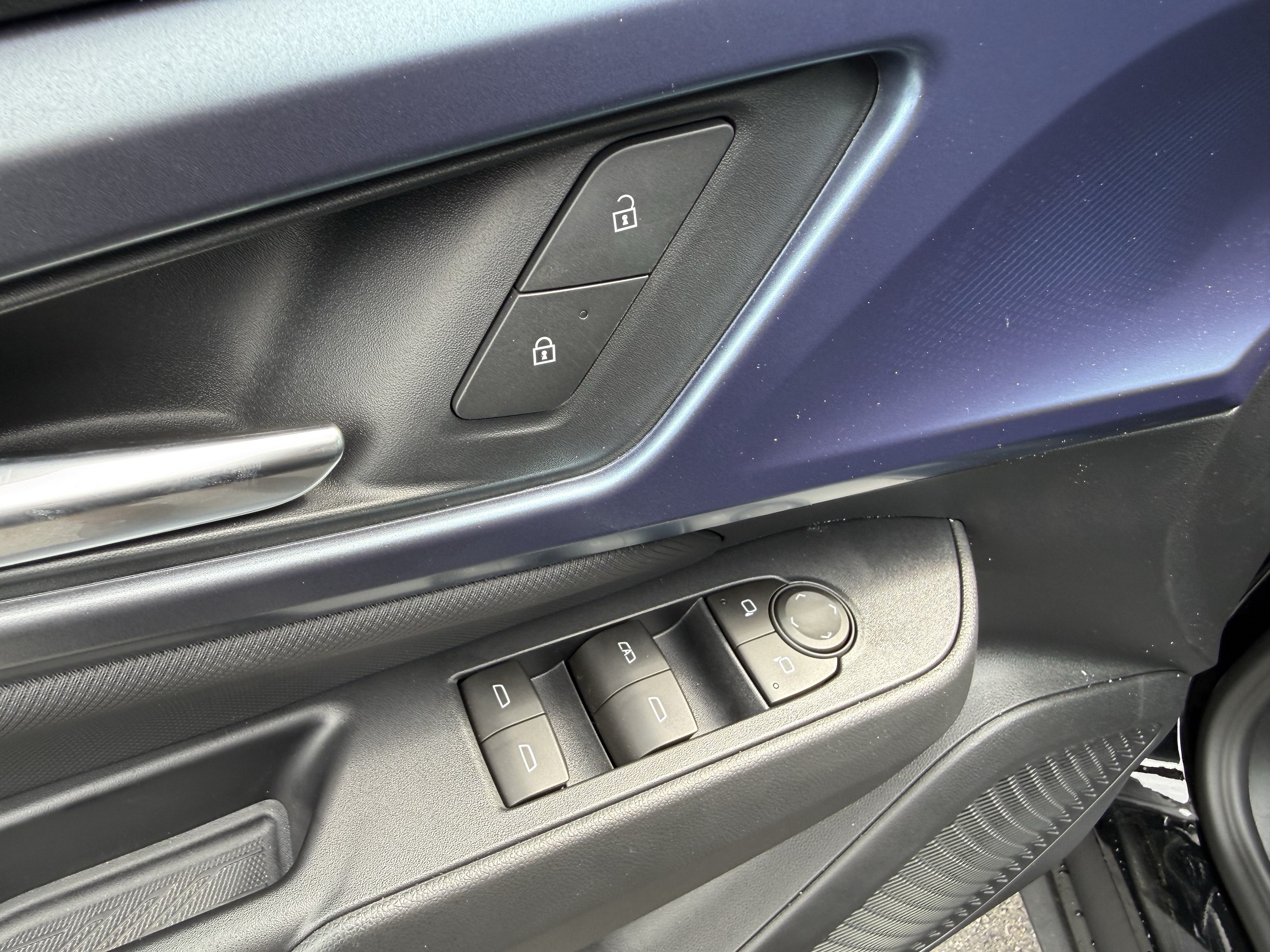 New 2026 Chevrolet Equinox EV LT FWD image 15