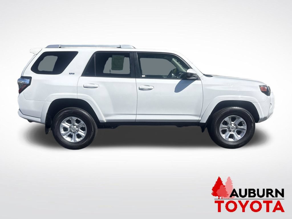 Used 2017 Toyota 4Runner SR5 AWD/4WD image 4