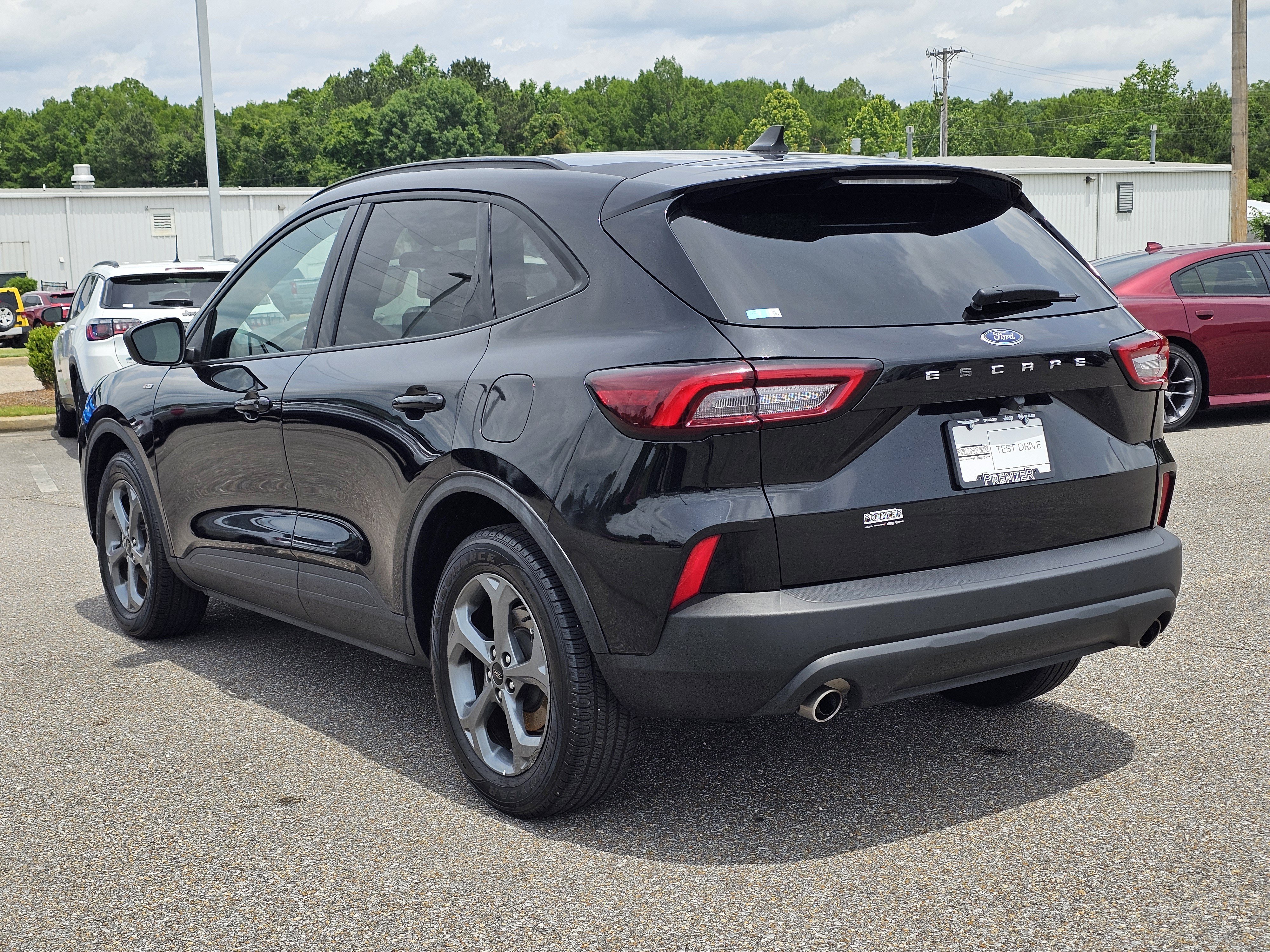 Used 2025 Ford Escape ST-Line FWD image 13
