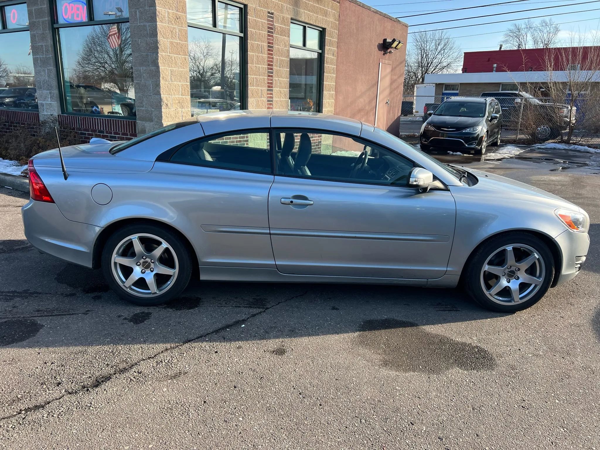 Used 2011 Volvo C70 T5 w/ Convenience Pkg FWD image 17
