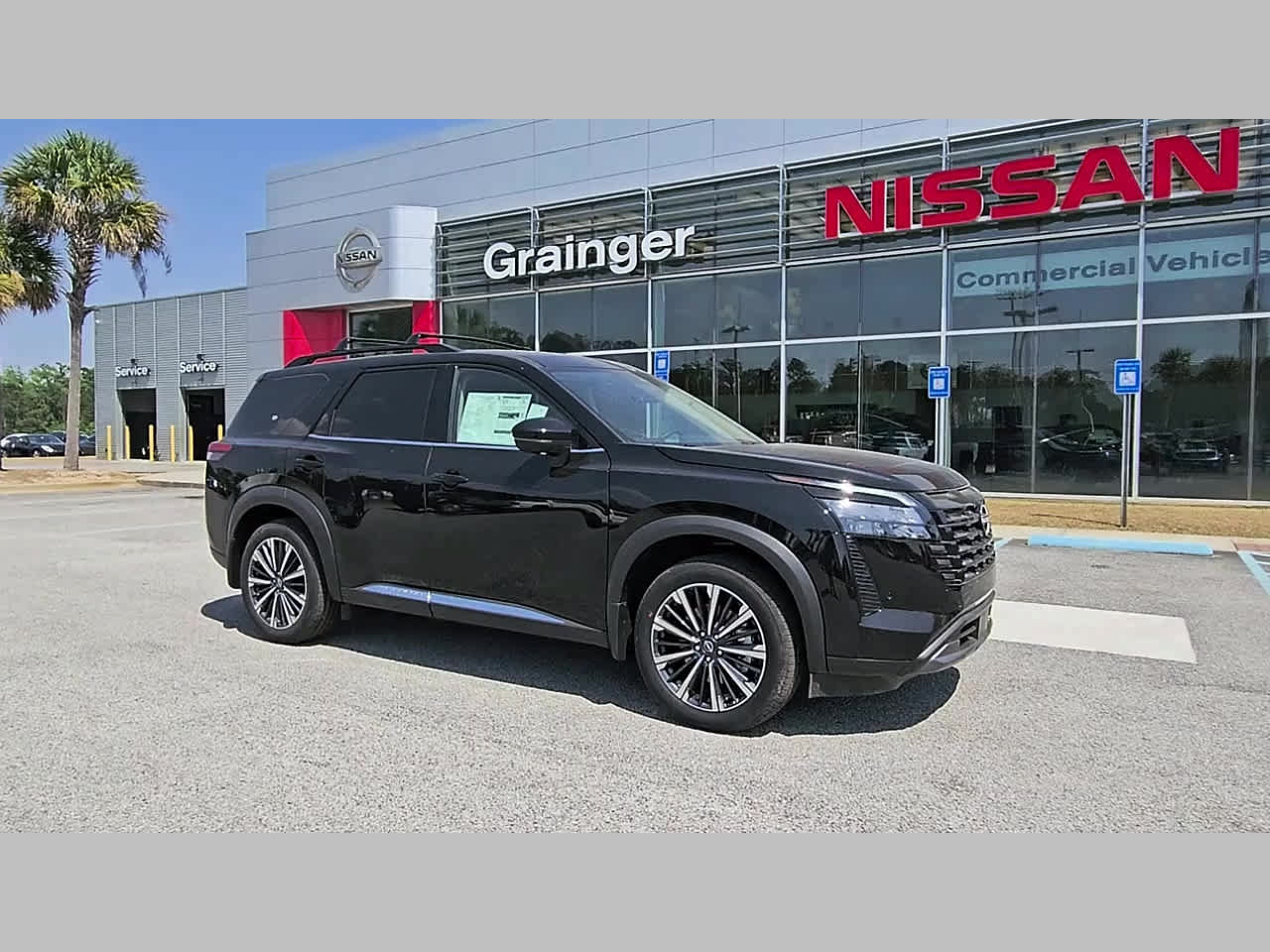 New 2026 Nissan Pathfinder Platinum w/ Cargo Package FWD image 16