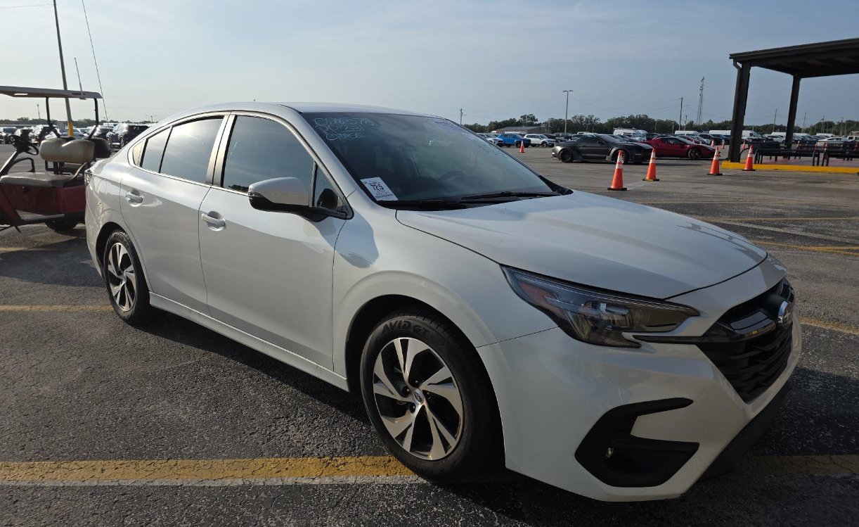 Used 2025 Subaru Legacy Premium AWD/4WD image 1