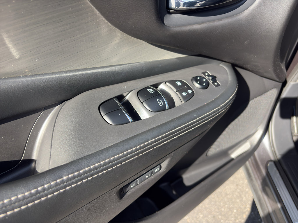 Used 2016 Nissan Murano Platinum w/ Platinum Technology Package image 11