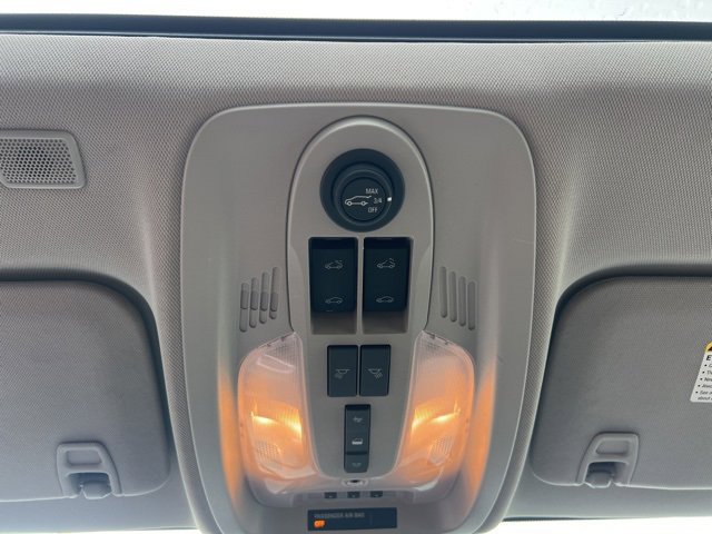 Used 2017 Chevrolet Equinox LT w/ Convenience Package image 27