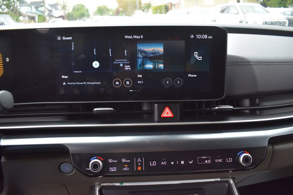 Used 2025 Kia Carnival FWD image 19