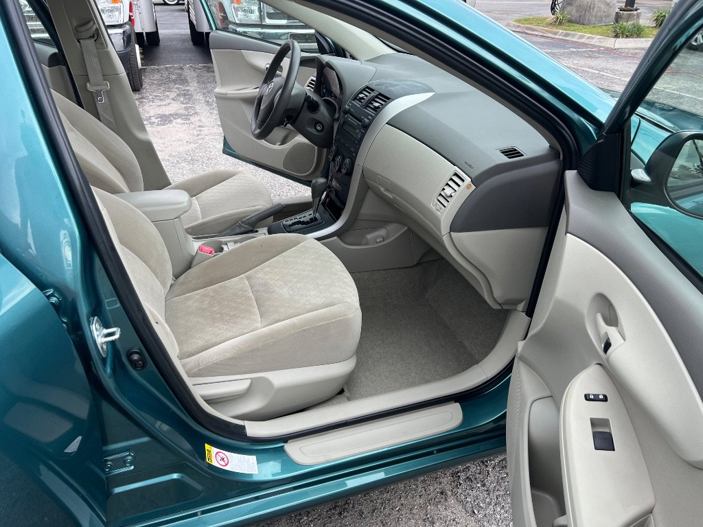 Used 2009 Toyota Corolla LE FWD image 9