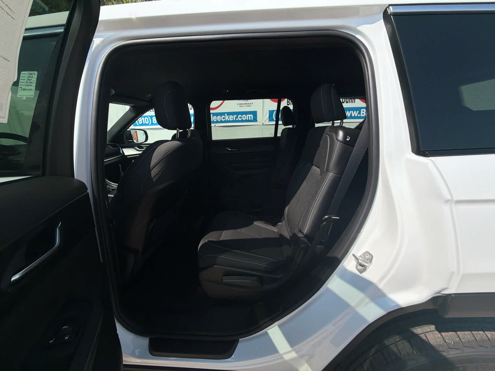 New 2026 Jeep Grand Cherokee L Laredo w/ Trailer Tow Package RWD image 35