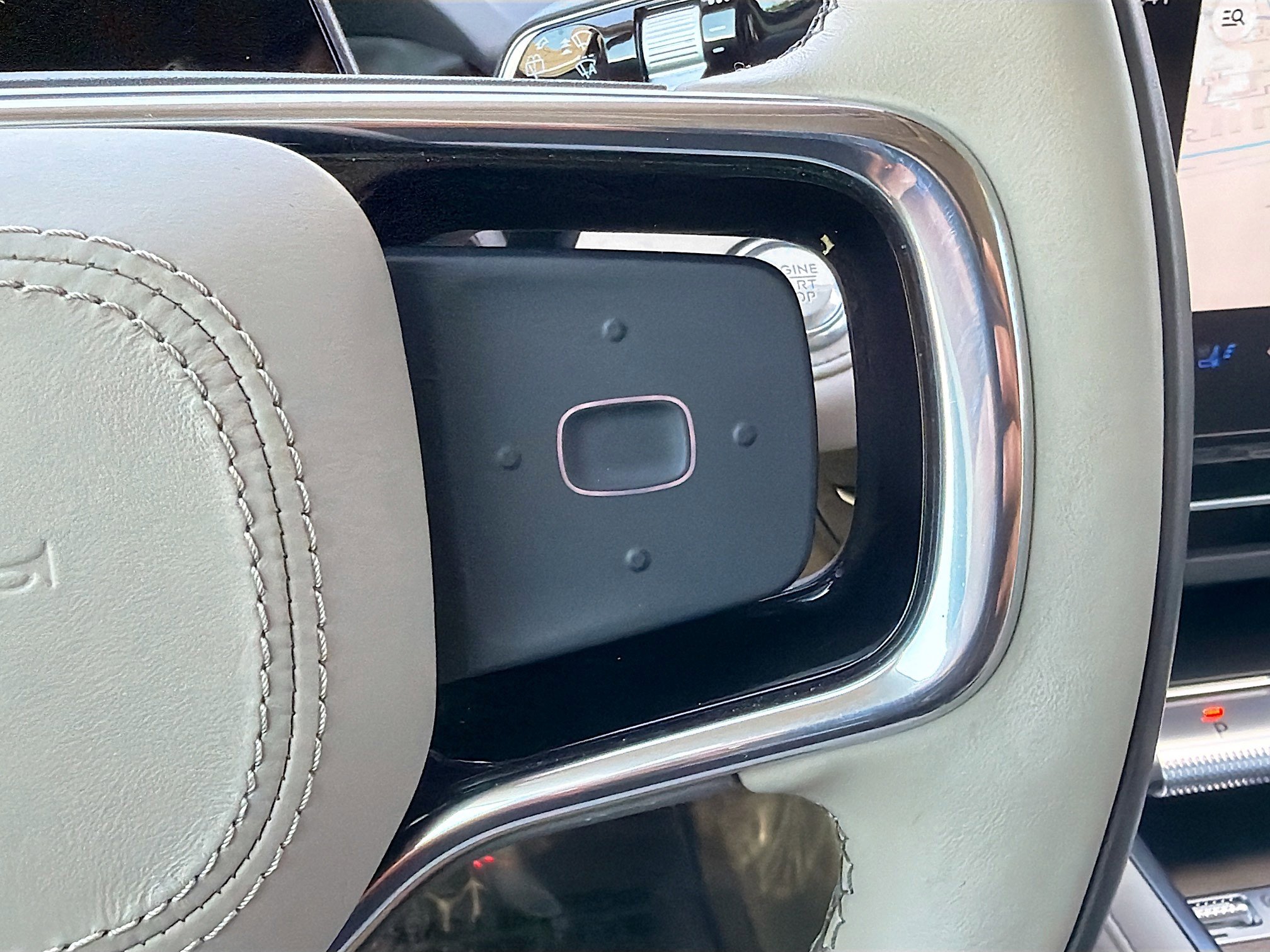 Used 2025 Lincoln Nautilus Premier w/ Equipment Group 102A image 39