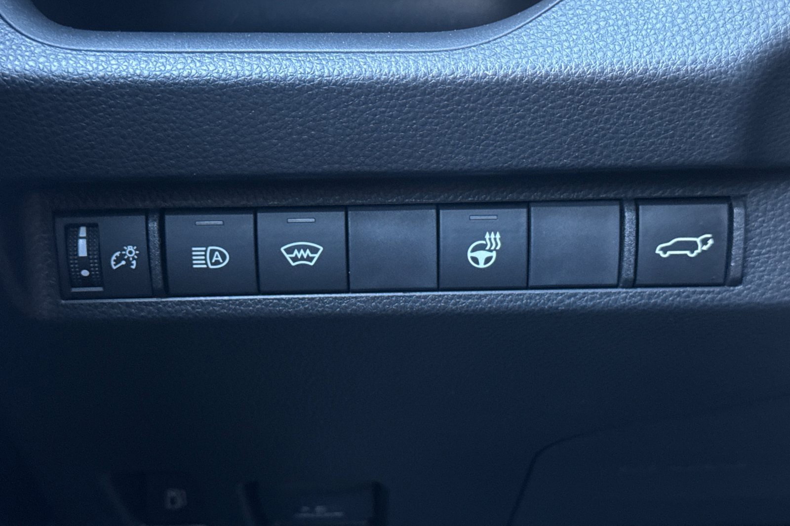 Certified 2023 Toyota RAV4 SE image 34