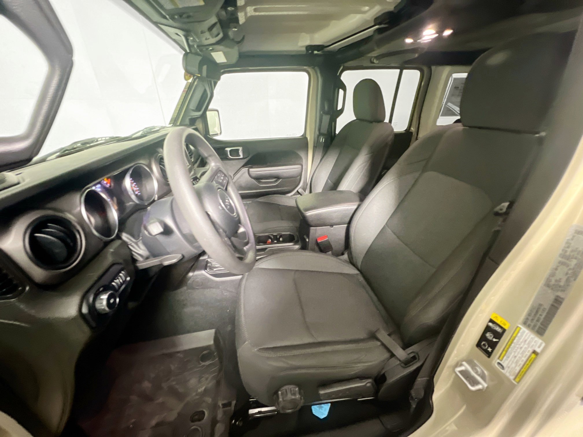 Used 2022 Jeep Wrangler Unlimited Sport image 14